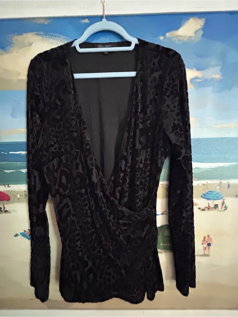 Karen Kane Black Velvet Burnout demask Print Wrap Top - Picture 2 of 5